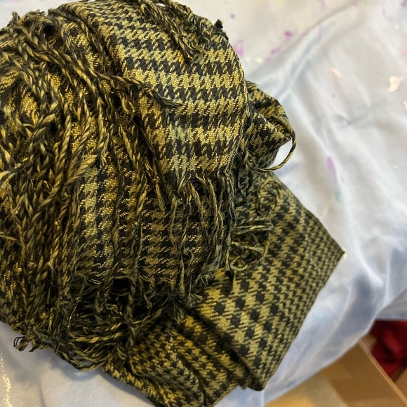 ❤️🧣BEAUTIFUL DESIGNER SCARF🧣❤️LONG EUC GIFT BLACK CHECKED - Picture 7 of 13